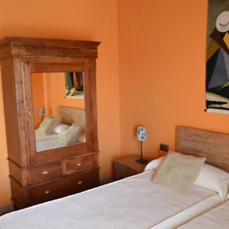 Hotel Villaro Del Bosc 3*