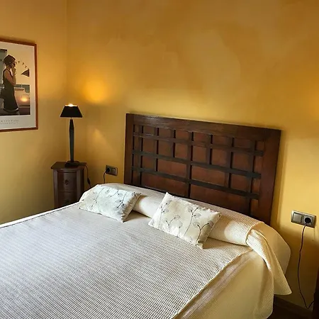 Hotel Villaro Del Bosc 3*