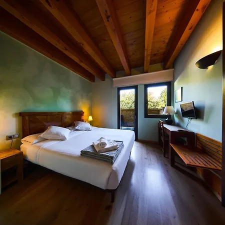 Lumia at Villaro Del Bosc Hotel Freixinet